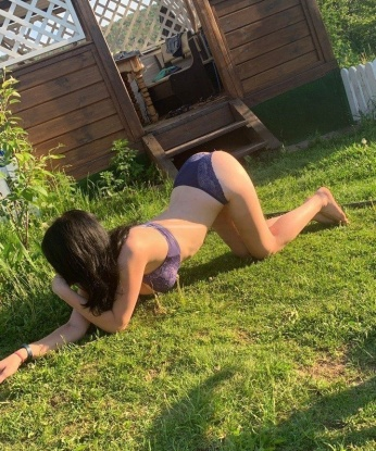 Люблю создавать незабываемые встречи, погружаясь в мир страсти и удовольствия. Мои услуги разнообразны – от классического секса до ролевых игр и фетишей. Готова реализовать все твои самые сокровенные фантазии и желания. 🔥💦 Мои клиенты отмечают мою чуткость и умение предугадывать их желания. Дискретность и гарантированная безопасность – мои основные принципы работы. Если ты ищешь незабываемые моменты удовольствия, тогда я та, кого ты искал. Проверь мои фото и оцени сам. Встречи проходят у меня или в гостинице. Жду тебя в Москве. 😘 6377, 20 лет